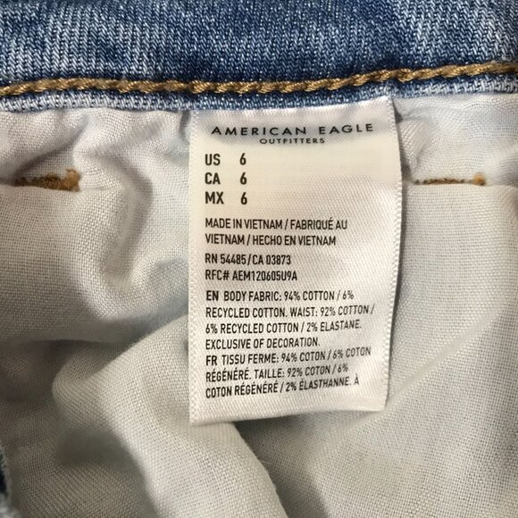 AMERICAN EAGLE - MEN'S 6 - BLUE FLORAL EMBROIDERED DENIM MOM JEAN SHORTS - Picture 3 of 4